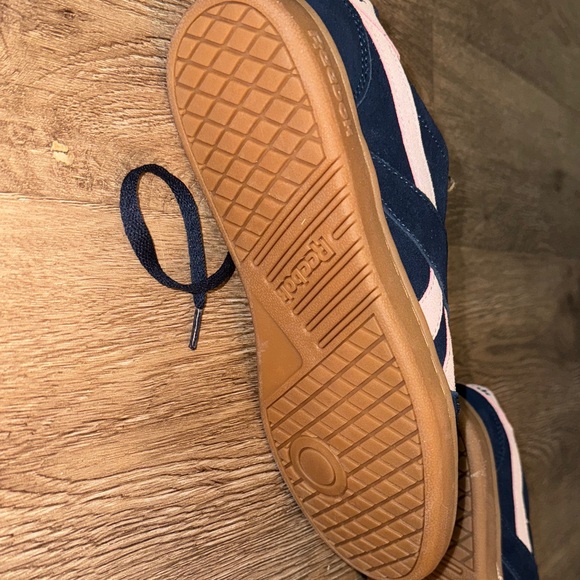 Reebok - Picture 6 of 8